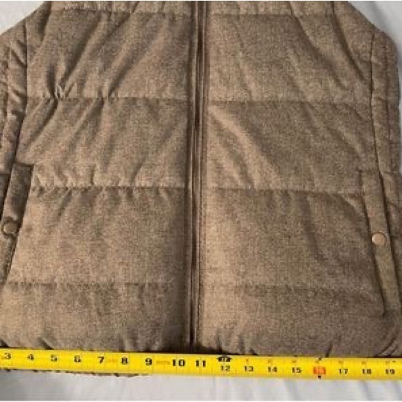 Women’s medium Old Navy fleece lined puffer vest (gray) - Picture 7 of 9